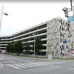 2 Bedroom Apartment Next To Metro U1 And Pr Garage