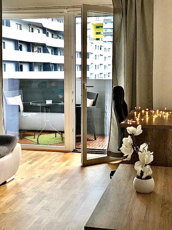 2 Bedroom Next To Metro U1 And Pr Garage