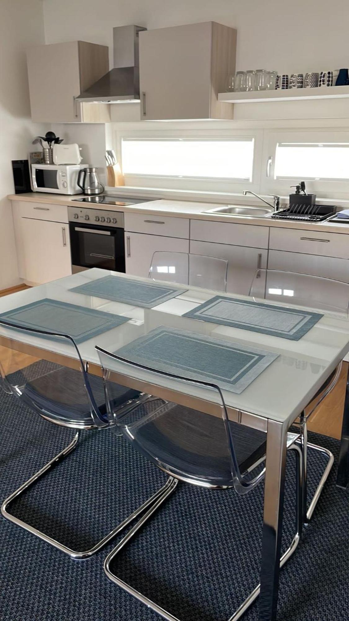 2 Bedroom Next To Metro U1 And Pr Garage * Wien